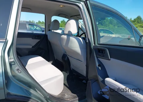 2014 Subaru Forester 2.5I z USA, uszkodzony, nr VIN JF2SJAAC7EH468113